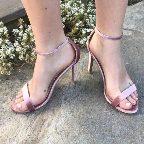 Qupid blush velvet heels sandals size 5.5 - Picture 9 of 9